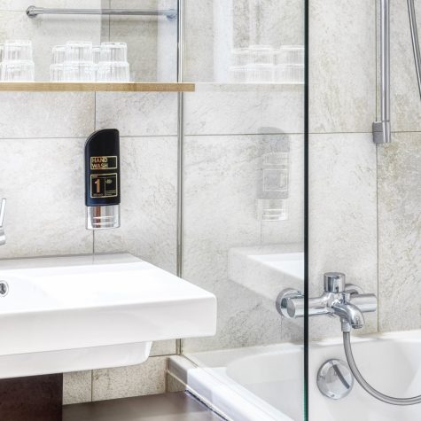 csm_Alphotel-Innsbruck-Tirol-MICE-Zimmer-Bad_fbd9bd5068